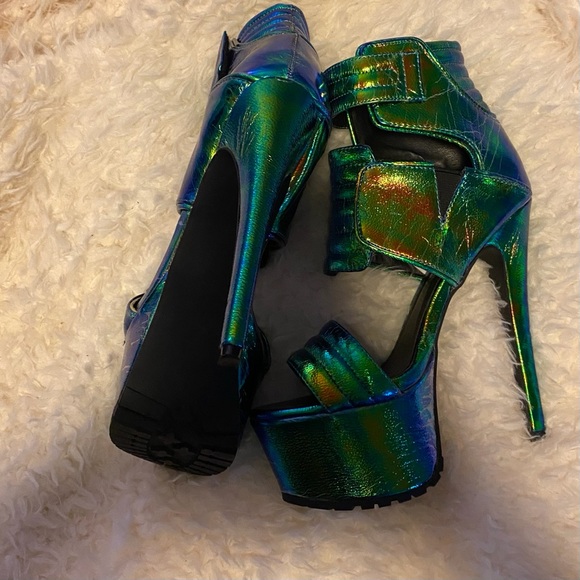 🚨Privilege Cosmic Crush Green Irrid Heels - Picture 3 of 5